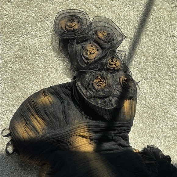 Chic One Shoulder Black and Gold Dress - Picture 2 of 4